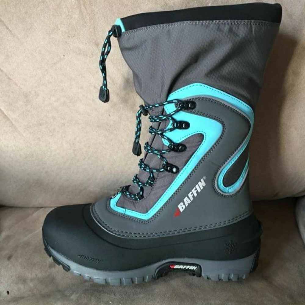 Snow boots